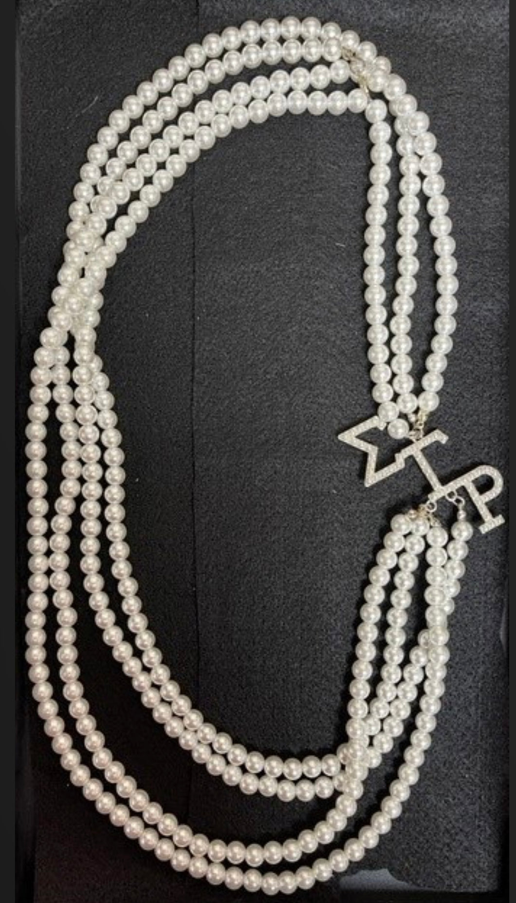 3 Strand Queen's Pearl Necklace 